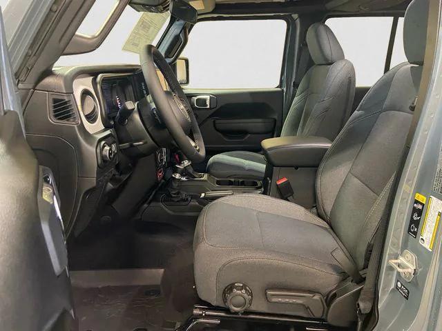 new 2025 Jeep Gladiator car, priced at $48,205