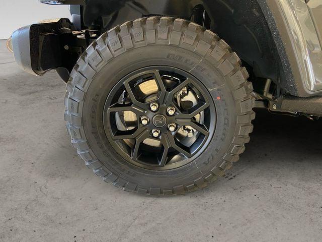 new 2025 Jeep Gladiator car, priced at $48,205