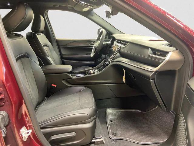 new 2025 Jeep Grand Cherokee car, priced at $41,428