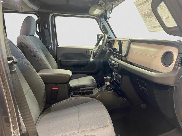 new 2025 Jeep Gladiator car, priced at $42,385
