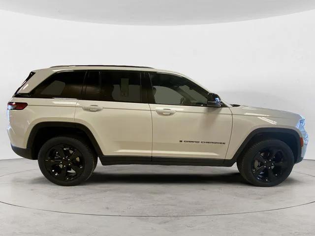 new 2025 Jeep Grand Cherokee car, priced at $52,435