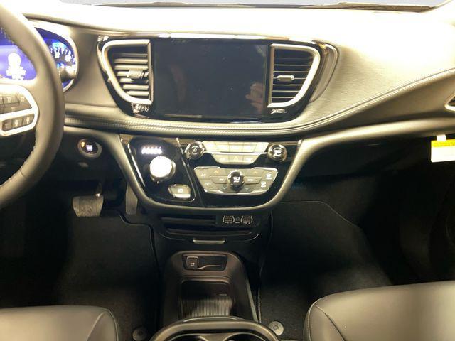 new 2025 Chrysler Pacifica car, priced at $50,315