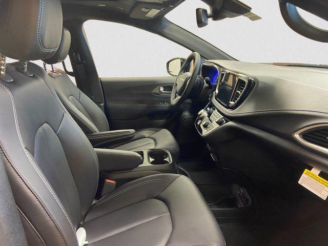 new 2025 Chrysler Pacifica car, priced at $50,315