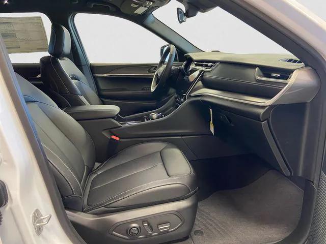 new 2025 Jeep Grand Cherokee car, priced at $47,199