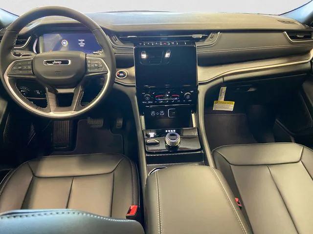 new 2025 Jeep Grand Cherokee car, priced at $47,199