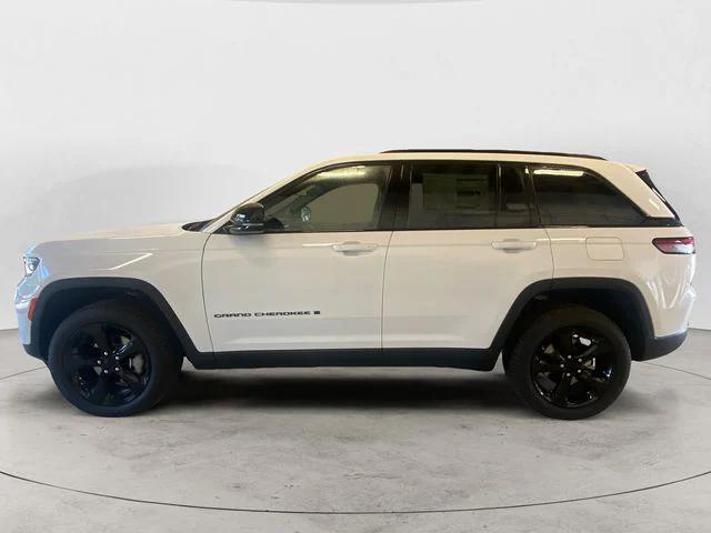 new 2025 Jeep Grand Cherokee car, priced at $47,199