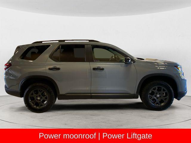 used 2025 Honda Pilot car, priced at $46,994