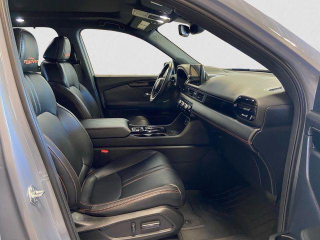 used 2025 Honda Pilot car, priced at $46,994