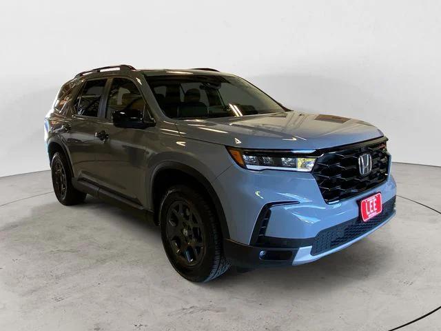 used 2025 Honda Pilot car, priced at $46,994