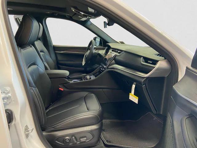 new 2025 Jeep Grand Cherokee L car, priced at $49,118