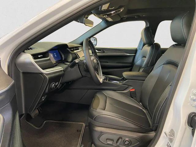 new 2025 Jeep Grand Cherokee L car, priced at $49,118