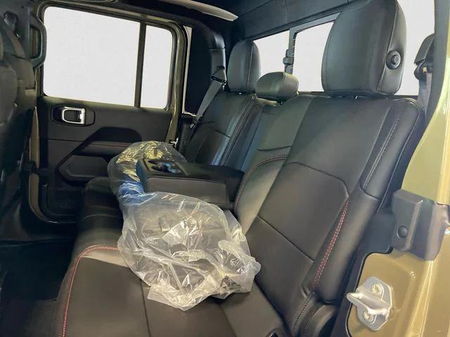 new 2025 Jeep Gladiator car, priced at $55,129
