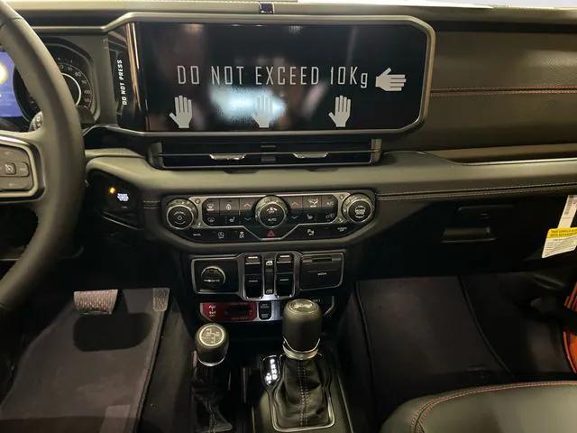 new 2025 Jeep Wrangler car, priced at $74,885