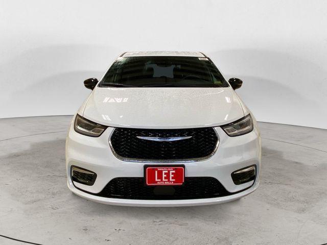 new 2026 Chrysler Pacifica car, priced at $44,915