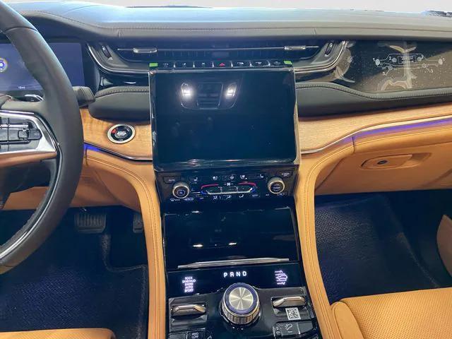 new 2025 Jeep Grand Cherokee car, priced at $66,772