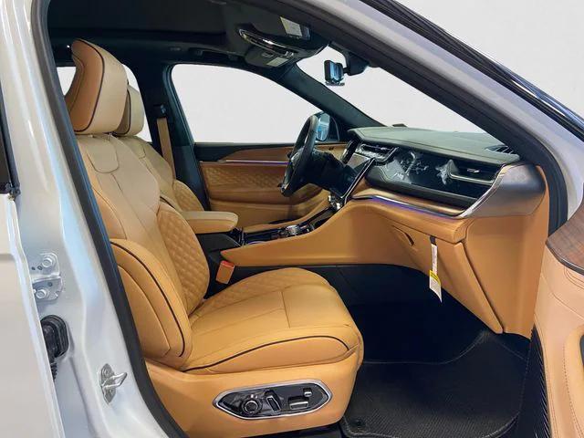 new 2025 Jeep Grand Cherokee car, priced at $66,772