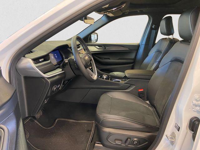 new 2025 Jeep Grand Cherokee car, priced at $40,829