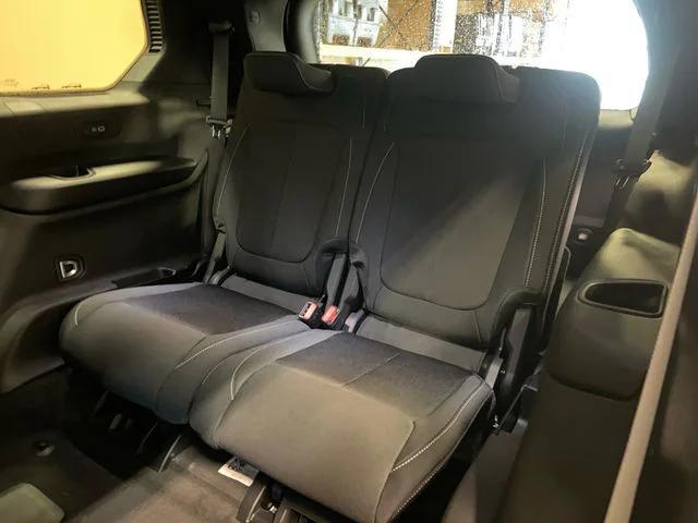 new 2025 Jeep Grand Cherokee L car, priced at $40,017