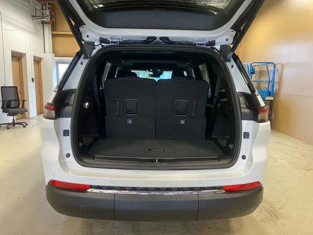 new 2025 Jeep Grand Cherokee L car, priced at $40,017