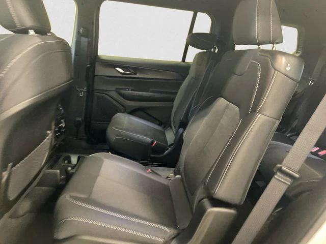 new 2025 Jeep Grand Cherokee L car, priced at $40,017