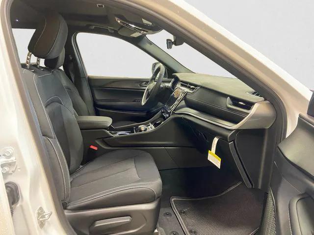 new 2025 Jeep Grand Cherokee L car, priced at $40,017