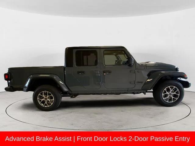 new 2025 Jeep Gladiator car, priced at $46,160