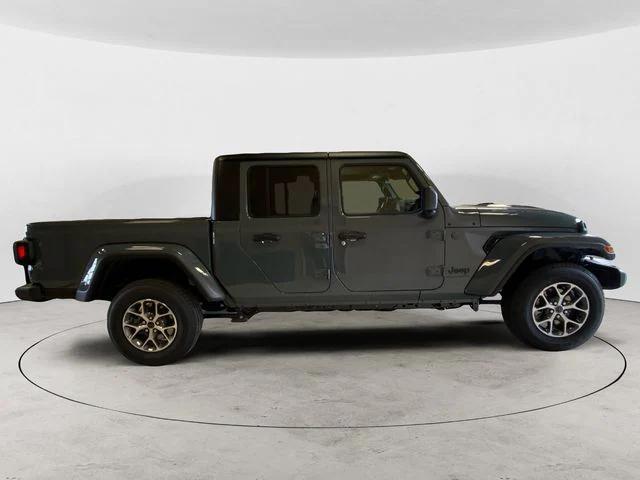 new 2025 Jeep Gladiator car, priced at $46,651
