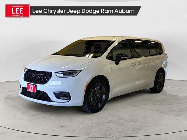 new 2026 Chrysler Pacifica car, priced at $43,760