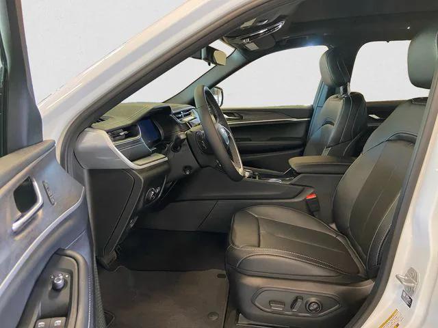 new 2025 Jeep Grand Cherokee L car, priced at $49,336
