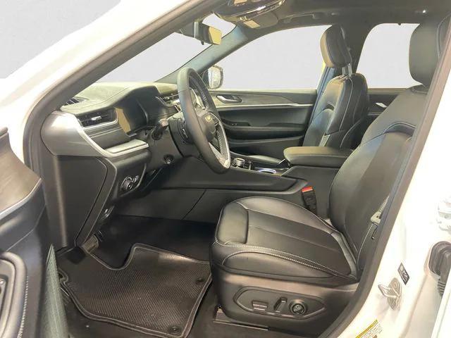 new 2025 Jeep Grand Cherokee car, priced at $49,917