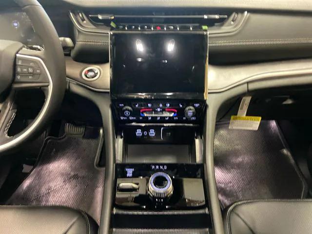 new 2025 Jeep Grand Cherokee car, priced at $49,917