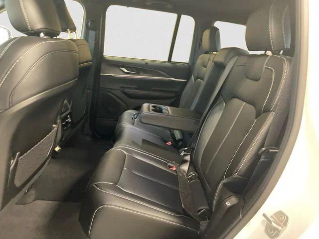 new 2025 Jeep Grand Cherokee car, priced at $49,917