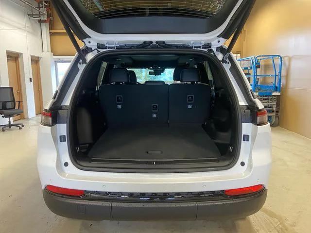 new 2025 Jeep Grand Cherokee car, priced at $49,917