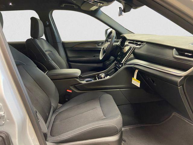 new 2025 Jeep Grand Cherokee car, priced at $39,294