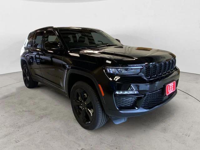 new 2025 Jeep Grand Cherokee car, priced at $45,380
