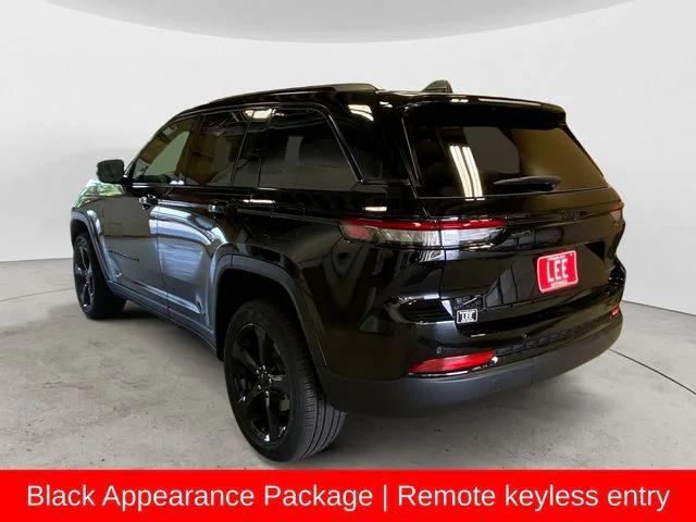 new 2025 Jeep Grand Cherokee car, priced at $45,380