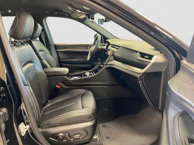 new 2025 Jeep Grand Cherokee car, priced at $45,380