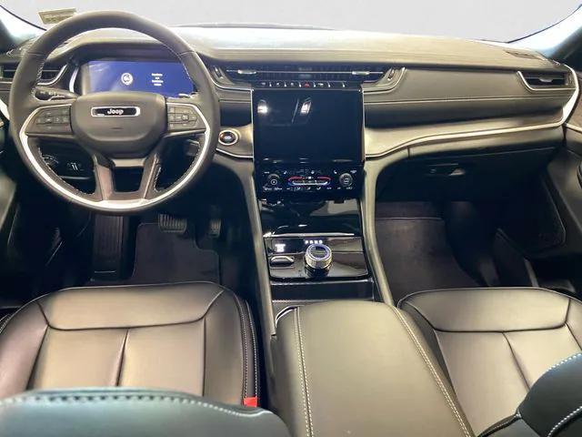 new 2025 Jeep Grand Cherokee car, priced at $45,380