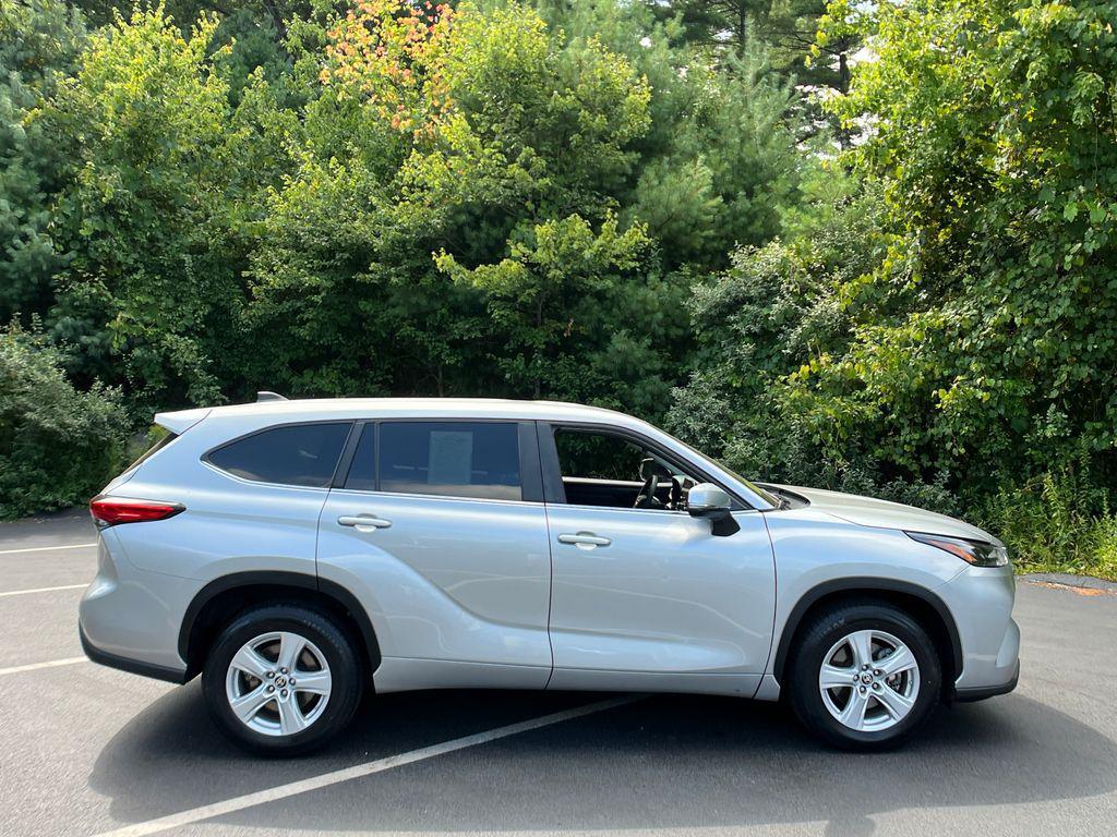 used 2023 Toyota Highlander car, priced at $27,714