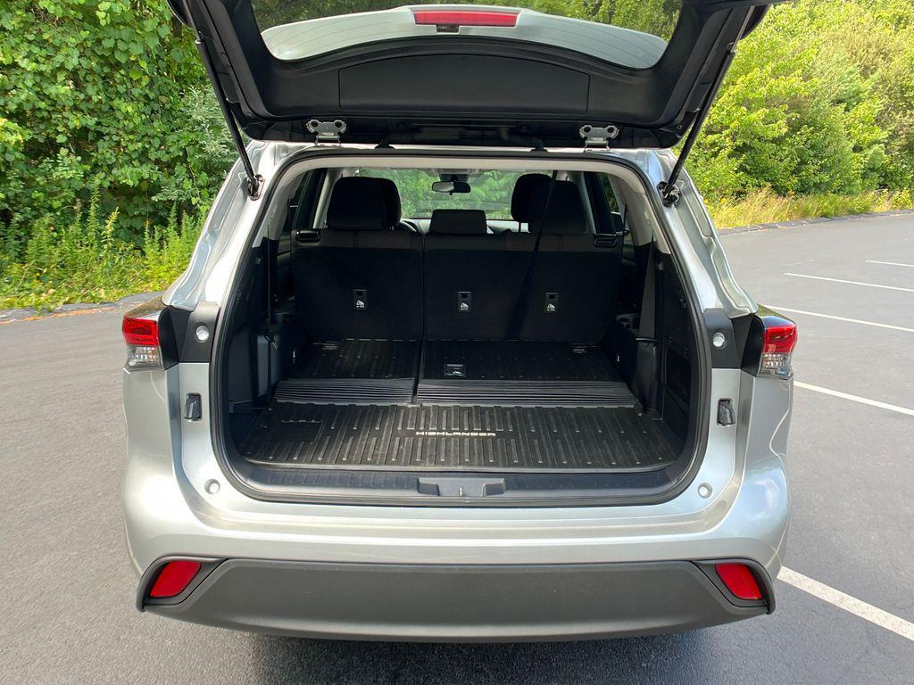 used 2023 Toyota Highlander car, priced at $27,714