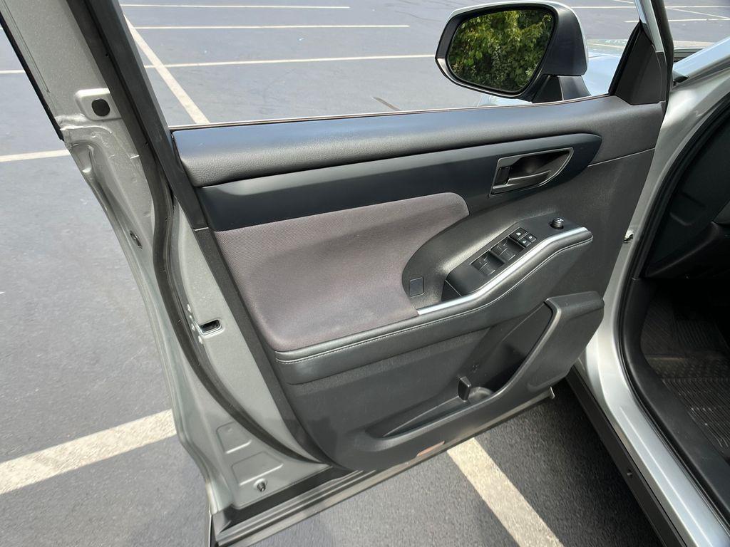 used 2023 Toyota Highlander car, priced at $27,714