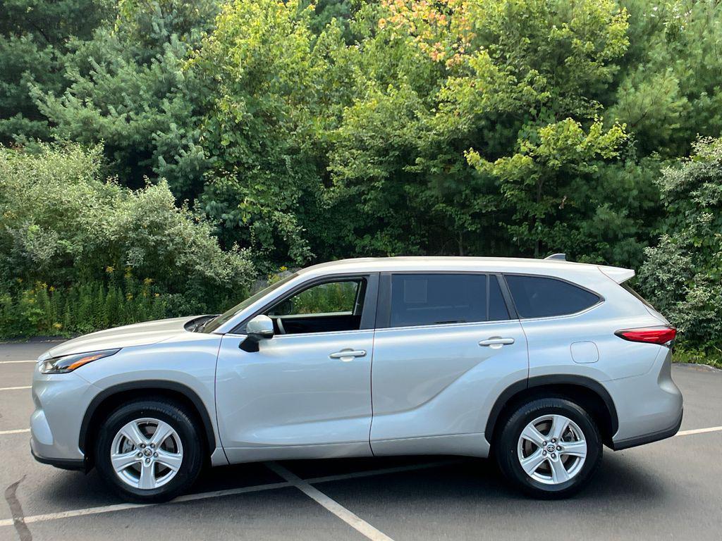 used 2023 Toyota Highlander car, priced at $27,714