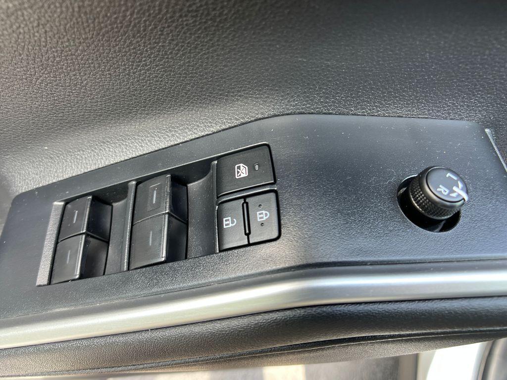 used 2023 Toyota Highlander car, priced at $27,714