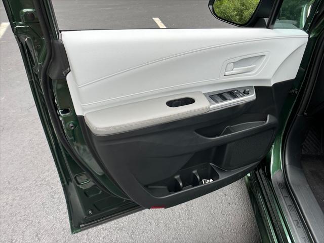 new 2025 Toyota Sienna car, priced at $43,385