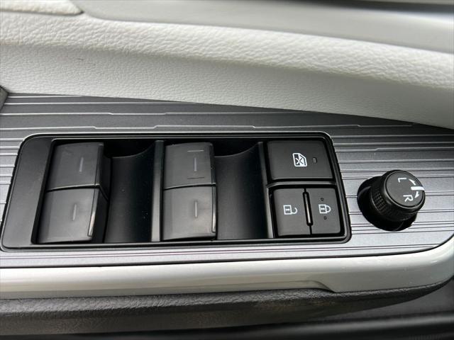 new 2025 Toyota Sienna car, priced at $43,385