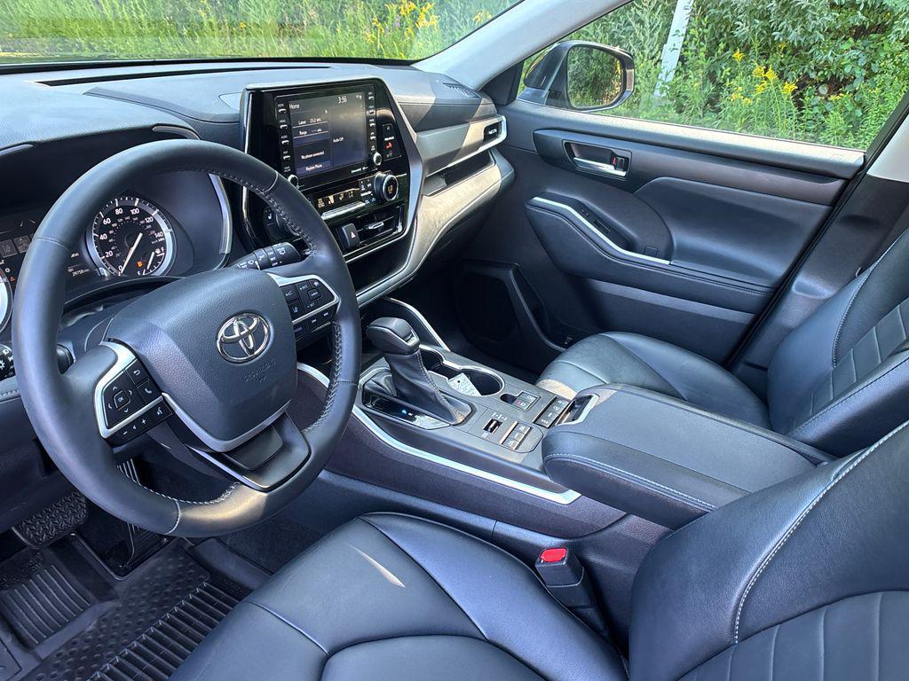 used 2022 Toyota Highlander car, priced at $35,989