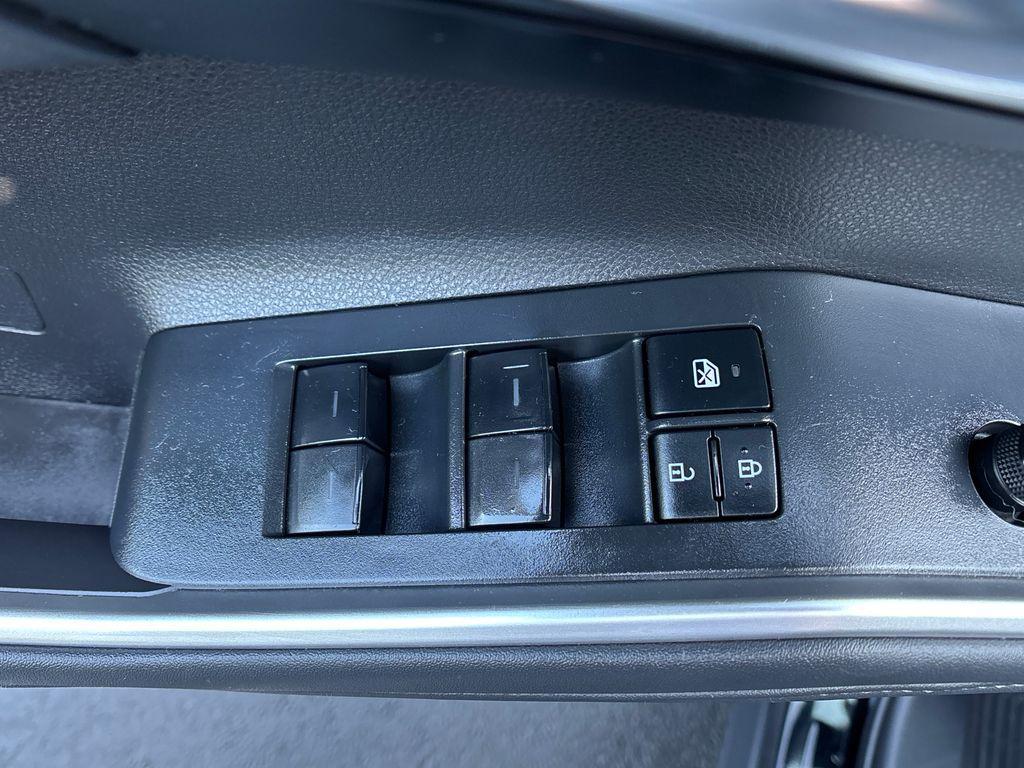 used 2022 Toyota Highlander car, priced at $35,989