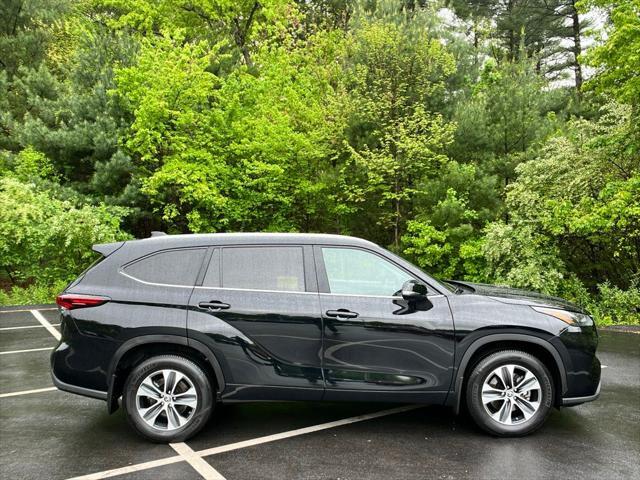 used 2024 Toyota Highlander car, priced at $44,522