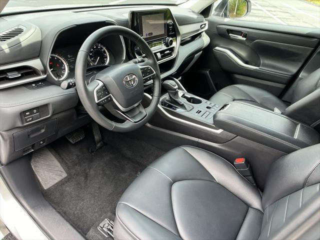 used 2024 Toyota Highlander car, priced at $40,973