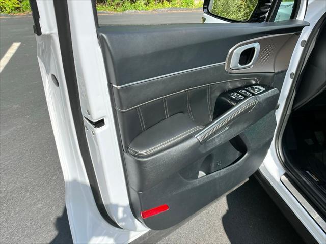 used 2023 Kia Sorento car, priced at $36,618
